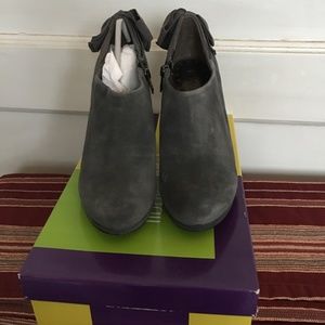 Libby edelman Nalini Grey Storm booties